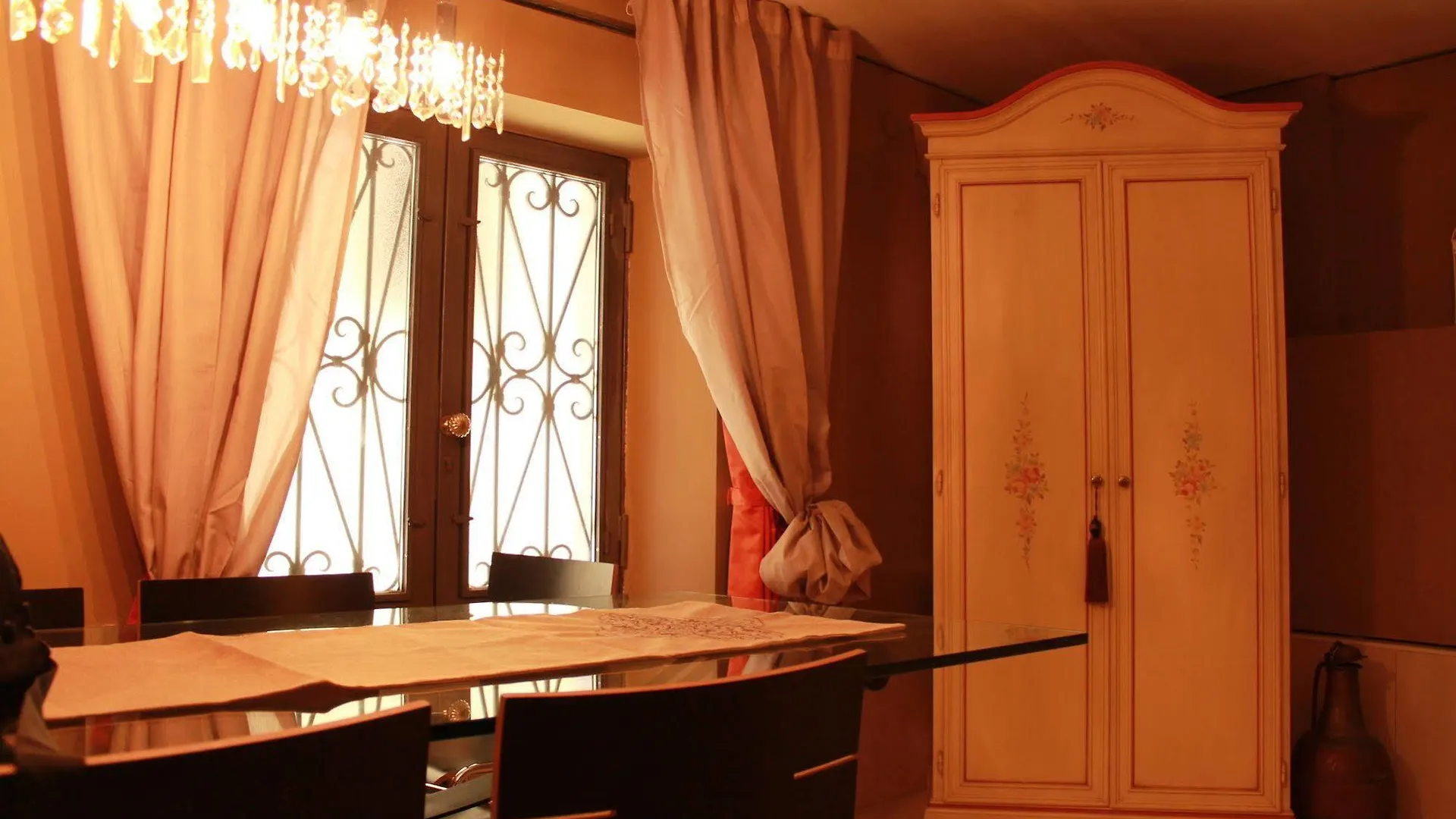 The Charm Suites Venice Apartment