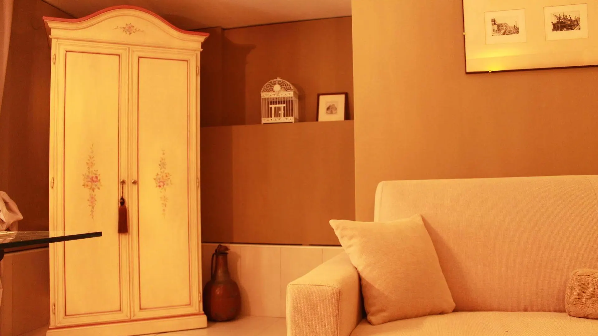 Apartment The Charm Suites Venice Italy