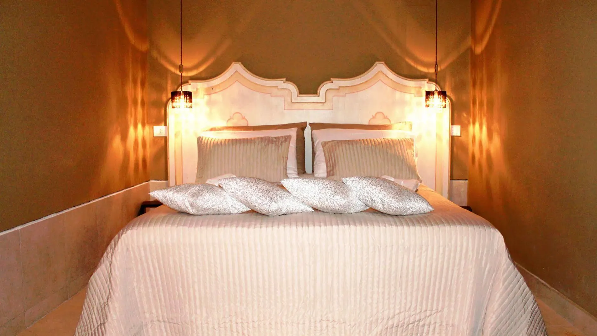 Apartment The Charm Suites Venice