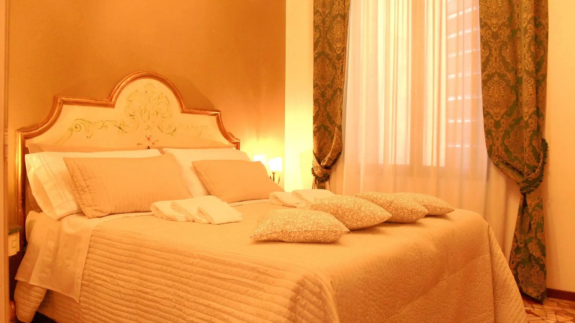 The Charm Suites Venice